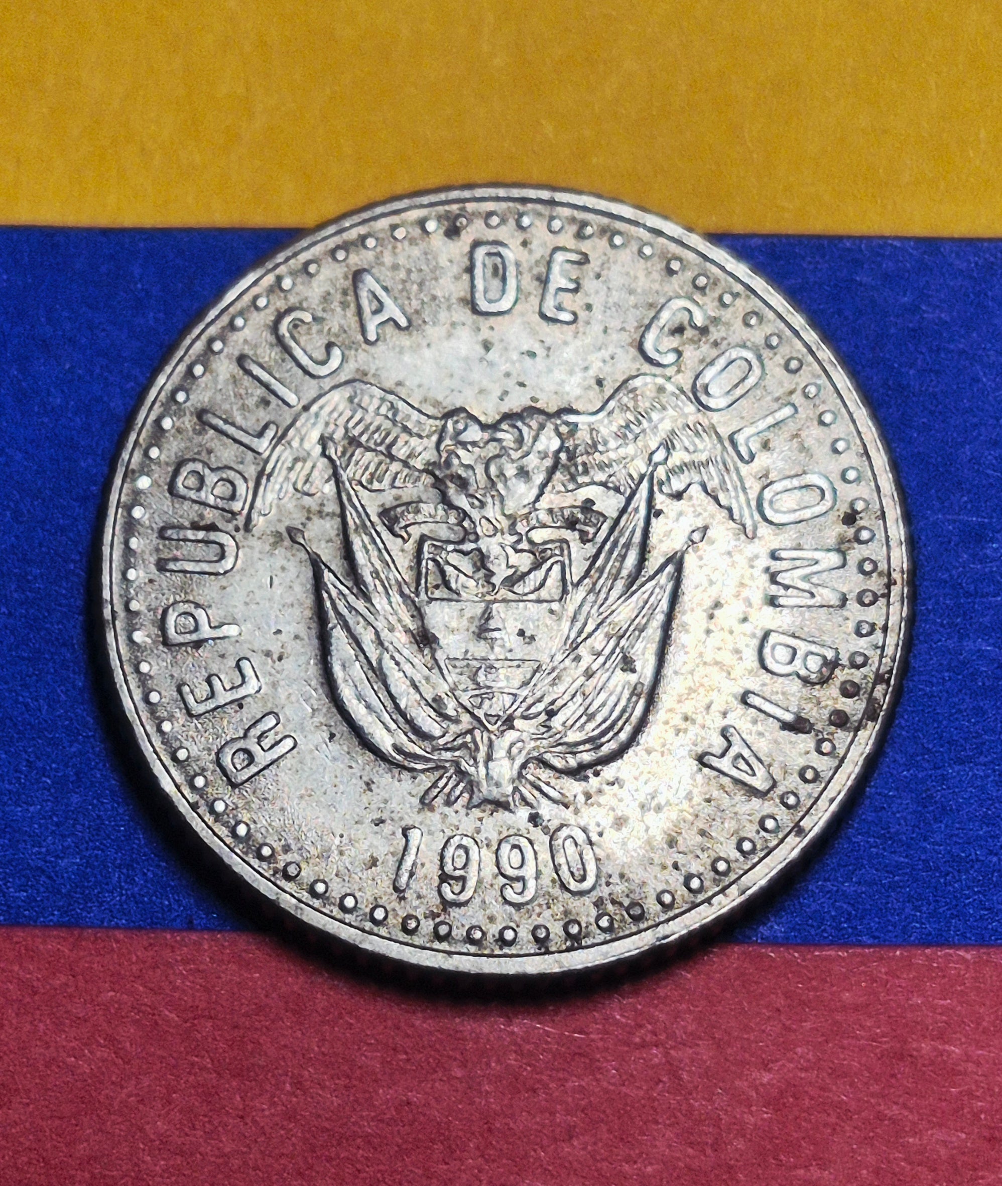 1990 Republic of Colombia 10 Pesos — Cold War / Republic — Andean Condor Coat of Arms — F+ to VF
