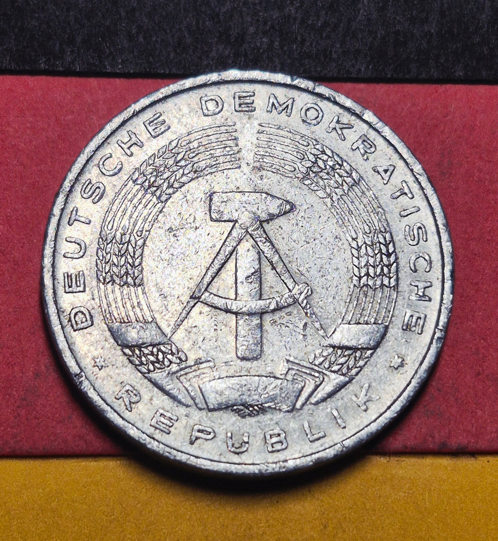 1965 East Germany (DDR) 10 Pfennig — Cold War / Deutsche Demokratische Republik — Hammer and Compass — F+ to VF