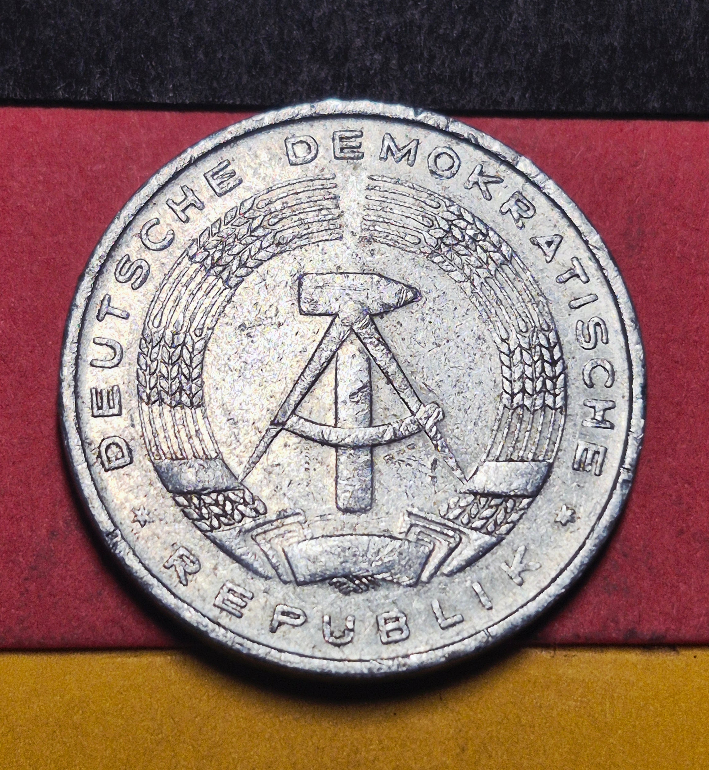 1965 East Germany (DDR) 10 Pfennig — Cold War / Deutsche Demokratische Republik — Hammer and Compass — F+ to VF