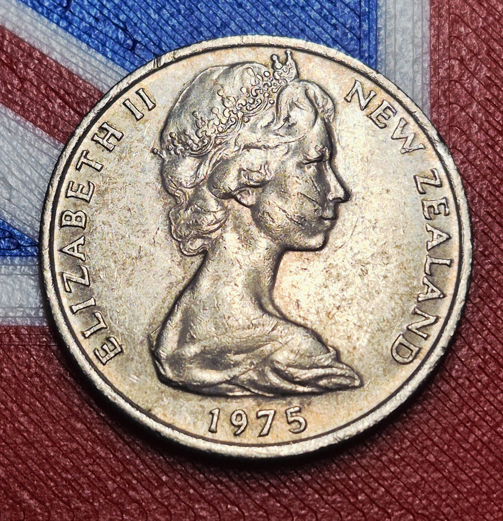 1975 New Zealand 10 Cents — Elizabeth II / Maori Koruru Carved Head — Copper-Nickel — VF+