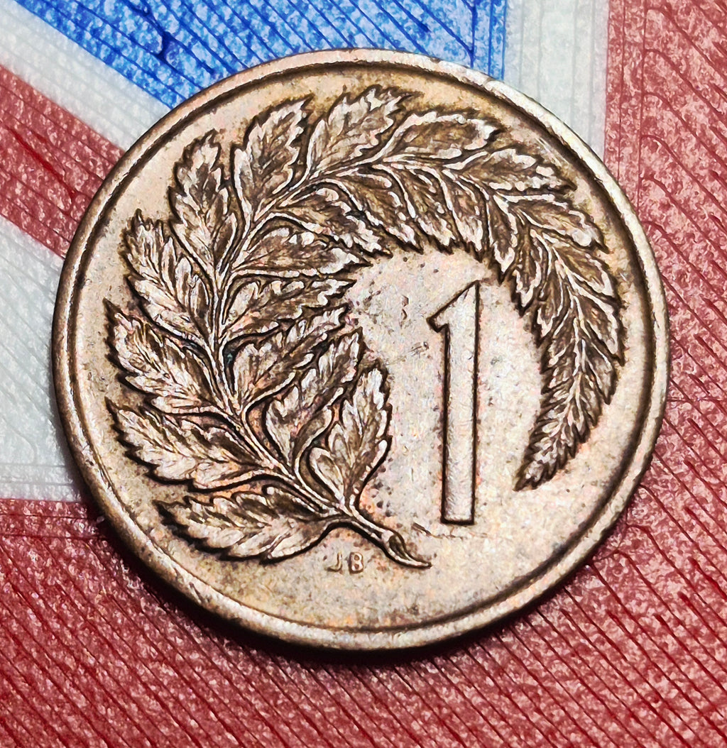 1967 New Zealand 1 Cent — Elizabeth II / Decimalization Day — Silver Fern — F to VF