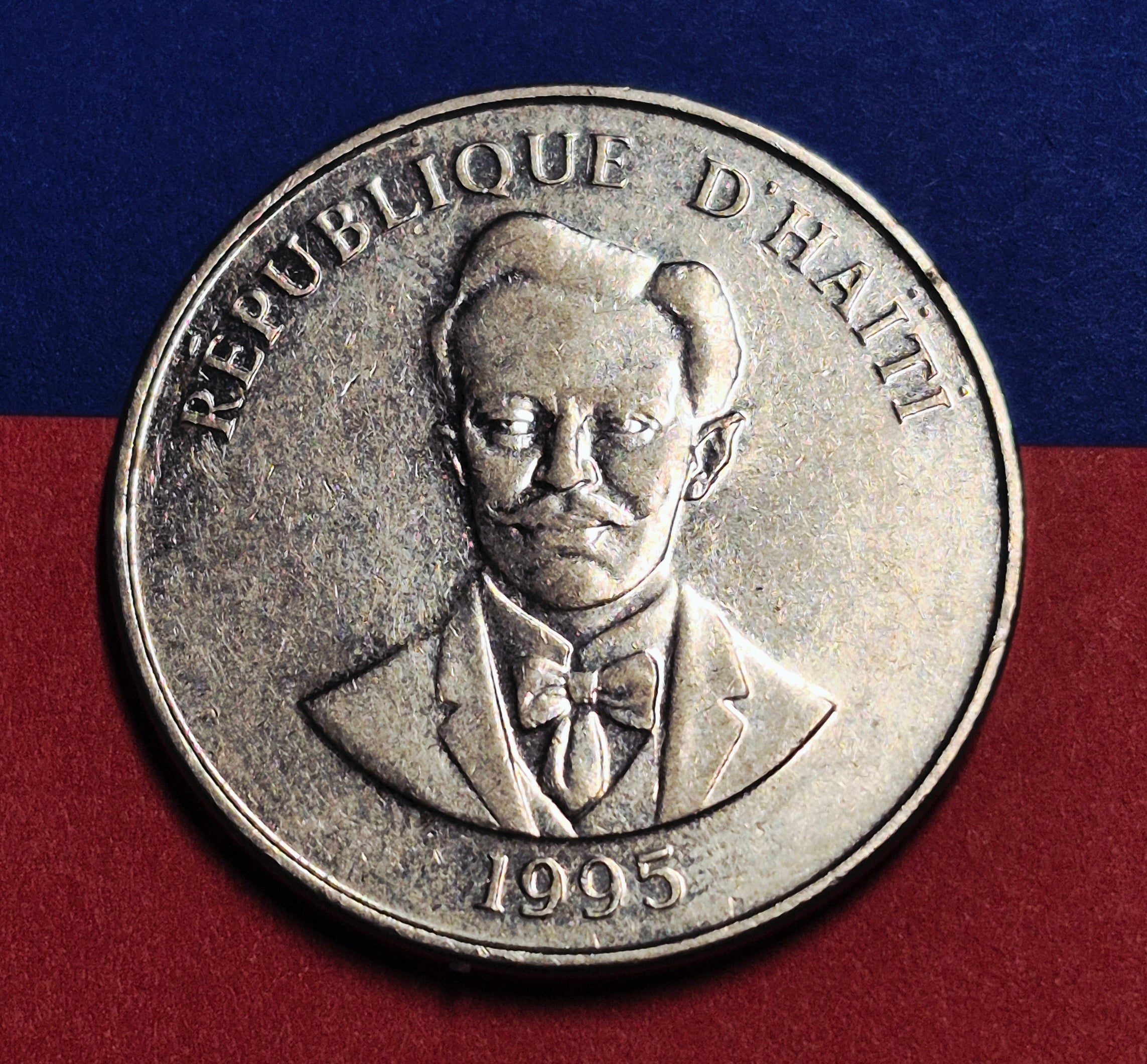 1995 Haiti 20 Centimes — Republic of Haiti / Charlemagne Peralte — National Arms — Very Fine