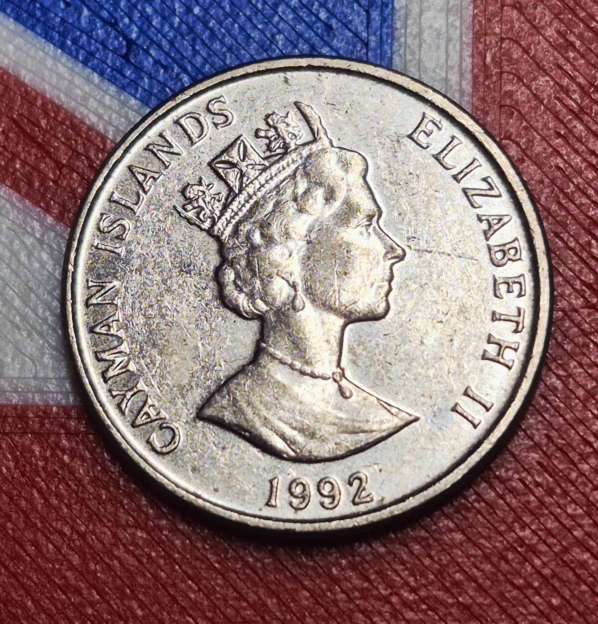 1992 Cayman Islands 5 Cents — Elizabeth II / Cayman Crayfish — Stuart Devlin Design — Very Fine