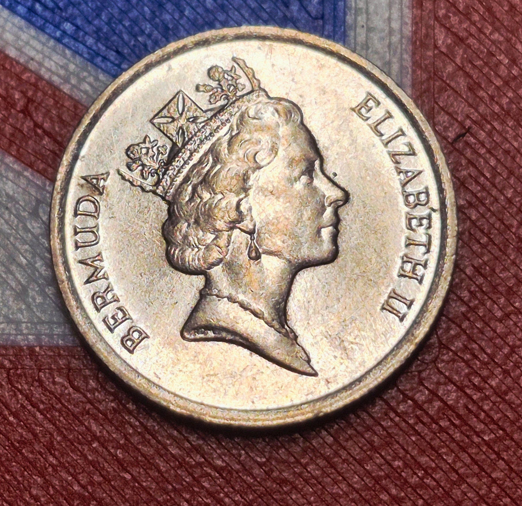 1988 Bermuda 10 Cents — Elizabeth II / Bermuda Lily — Copper-Nickel — VF to EF